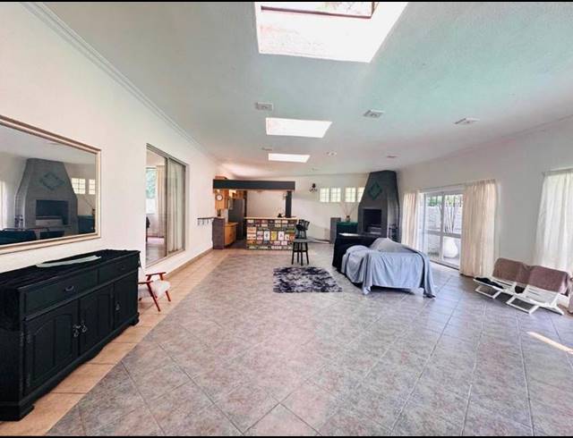 3 BEDROOM HOUSE FOR SALE IN SELECTION PARK